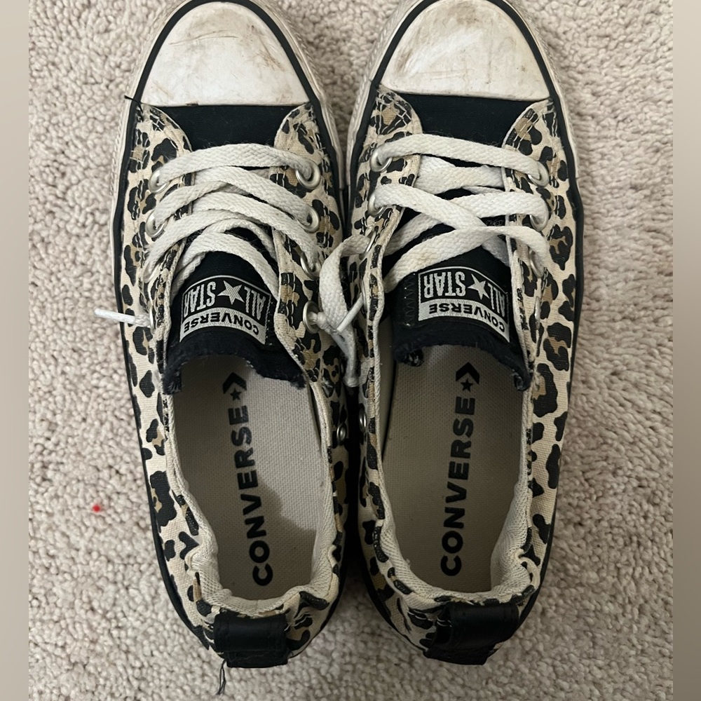 Leopard converse
